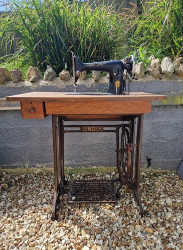 Vintage singer sewing machine - singer,