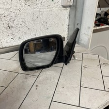 Mitsubishi Shogun MK4 left