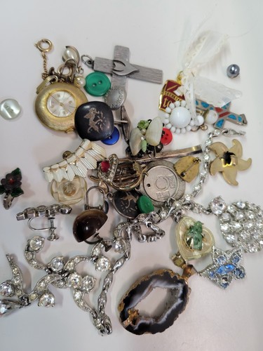 Lot costume jewelry - jewelry, junk