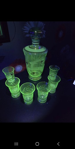 Vintage art deco uranium glass - uranium,