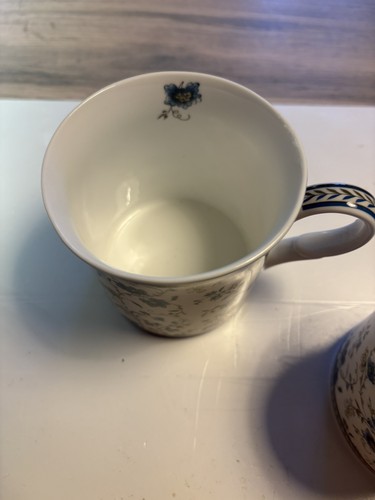 Museum fine bone china - &a,