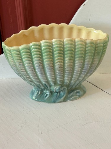 Vintage sylvac 514 mantel vase - 514,