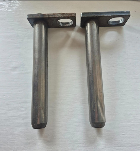 Pair greased bucket pins - greased,