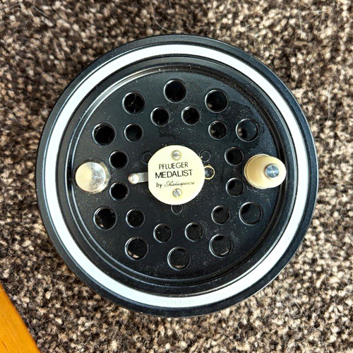 Pflueger medalist black fly - black,