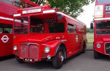 PHOTO  LONDON TRANSPORT