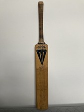 Duncan Fearnley   supreme Yorkshire against Essex 1983 signed cricket bat