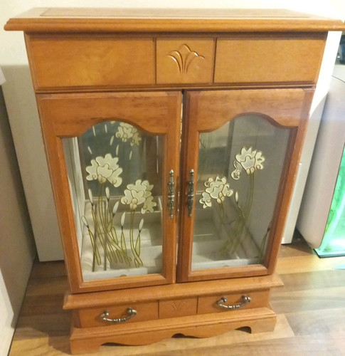 Vintage wooden jewellery - vintage,