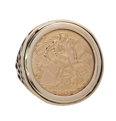 1982 half sovereign coin - half,