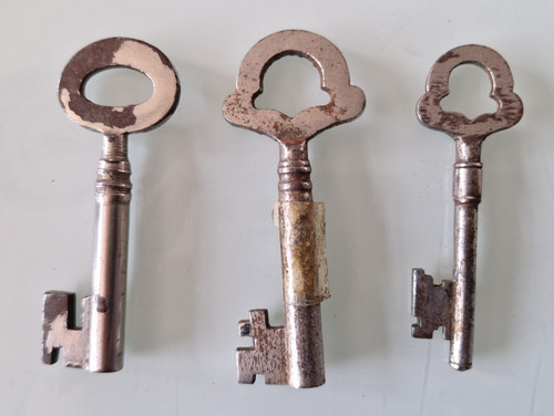 Bundle vintage keys - 3,