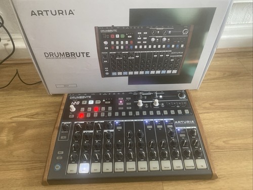 Arturia drumbrute analog - arturia,