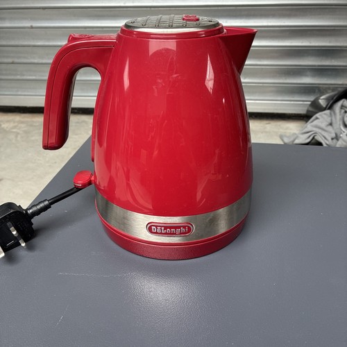 Delonghi red kettle - delonghi,