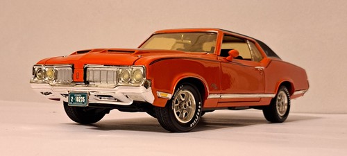 Scale 1970 oldsmobile - 1/18,