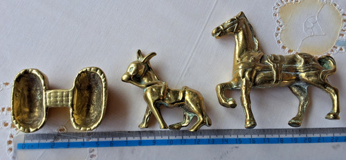 Small 9cm brass horse figure - 9cm,