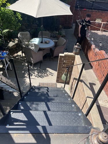 Steel straight stair - straight,