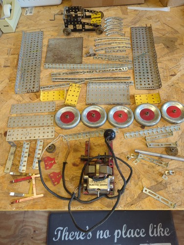 Gilbert 1930s erector set - 1930s,