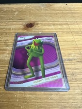 2025 Disney Chrome THE MUPPETS KERMIT THE FROG #122 CARD PINK REFRACTOR 131/250