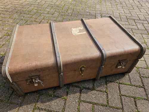 Vintage large steamer trunk - large,
