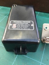 VINTAGE SINGER SEWING MACHINE