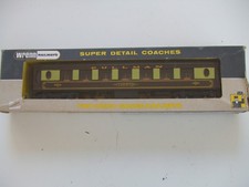 Wrenn W6001 Pullman Car No 73 Brown & Cream With Brown Tables - Boxed - OO Gauge