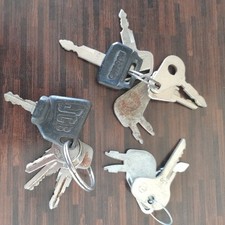Keys Plant Digger Excavators Forklifts Dumpers CAT Hanix JCB + 455 100 510 Keys