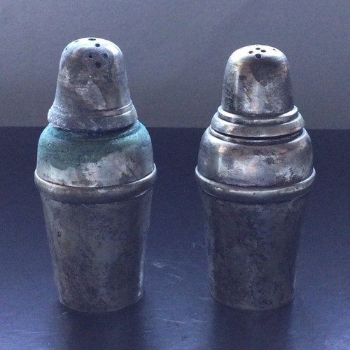Vintage metal salt pepper - &,