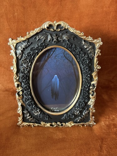 Black gold ornate goth gothic - black,