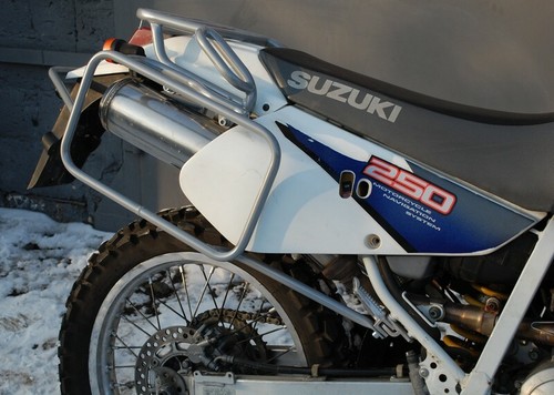 Suzuki djebel 250 xс side - 250,