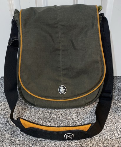 Crumpler messenger bag green - crumpler,