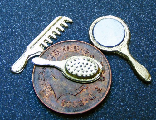 Dolls house brush - dolls, comb