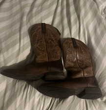 Ariat Round Penn Cowboy Boots