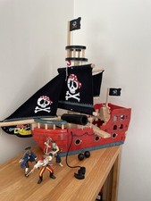 Wooden Pirate Ship Toy with Pirate Figures VGC