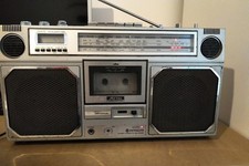 stereo boombox Hitachi