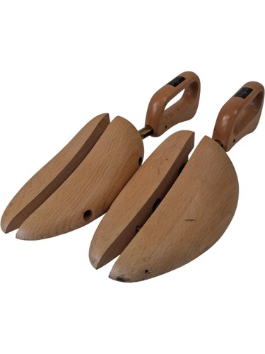 Dasco wooden shoe trees size - wooden,