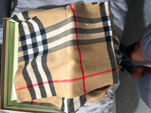 Burberry cashmere classic - burberry,