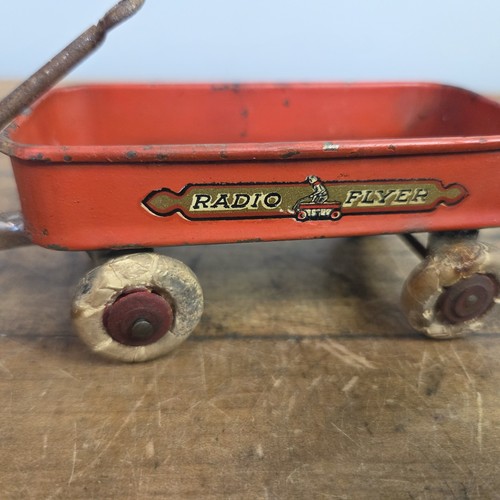 Miniature radio flyer red - radio,