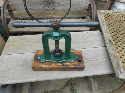 Antique cast iron - antique, ball