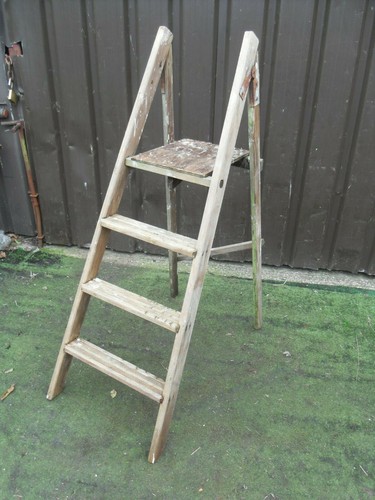 Vintage wooden step ladders - ,