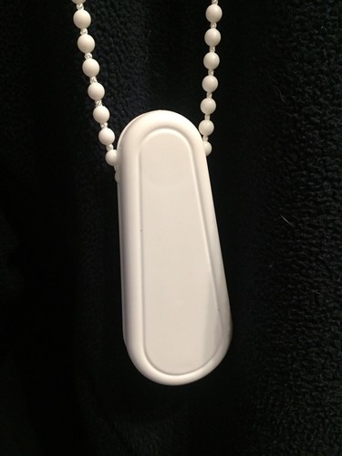 White roller vertical - /,