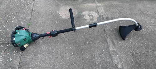 Petrol strimmer and hedge - petrol,