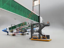 1:200 08 Hanger  Highly Details Diecast Airport GSE Boarding Bridge Set
