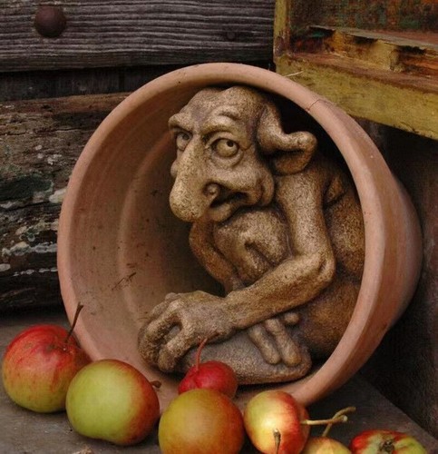 Gargoyle statue sculpture - statue,