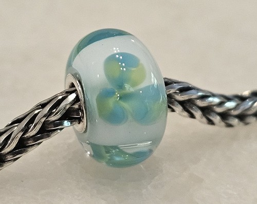 Trollbeads ice blue - "ice,