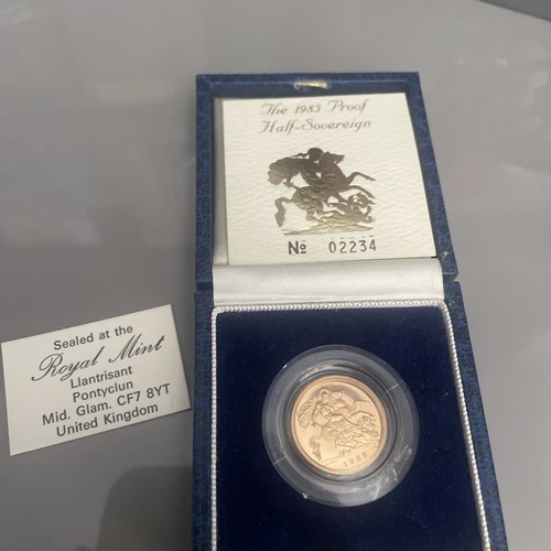 22ct gold 1985 half - 22ct,