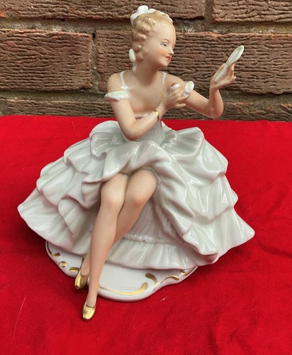 Vintage wallendorf 1764 - wallendorf, seated