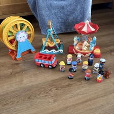 ELC Happyland Funfair Bundle Inc Carousel, Pirate Ship,  Ferris Wheel, Figures 