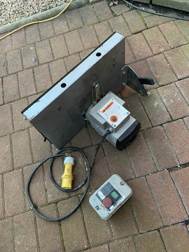 Dewalt table saw - 110, v