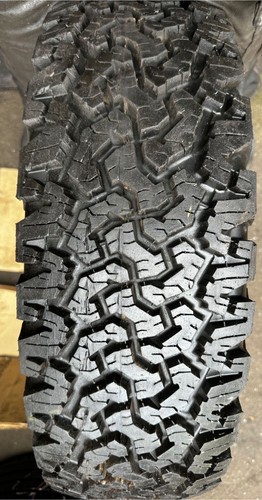 245 75r17 121 118r bf - 1x,