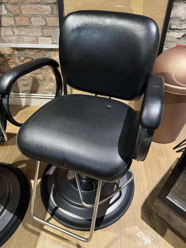 Selling belmont salon - belmont,