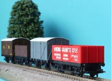 HORNBY WAGONS: 2 x VENT VANS