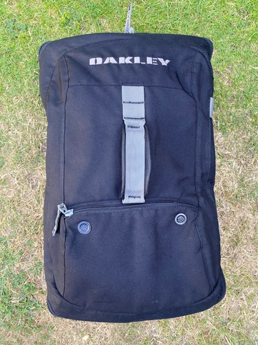 Oakley black canvas - oakley, travel